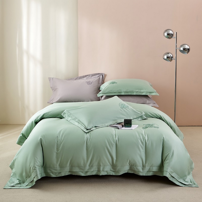 91家纺网 家纺一手货源 找家纺 LADY COCO 2024新款全棉翻盖式三边拉链四件套-东方好棉冠军熊系列 绿色