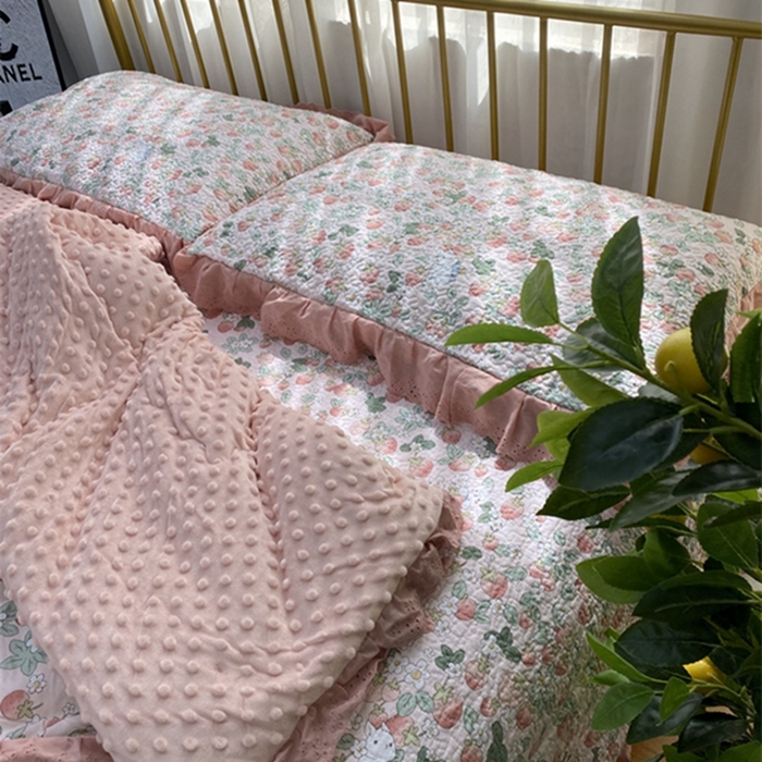 91家纺网 家纺一手货源 找家纺 暖居 2024新款豆豆被四件套 草莓多多