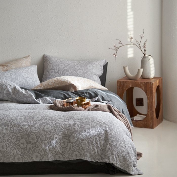 91家纺网 家纺一手货源 找家纺 安莱生活 2025新款凤尾花语色织双层纱大提花基础款四件套 凤尾花语-深灰