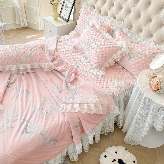 91家纺网 家纺一手货源 找家纺 虹星家纺 2024新款凉感丝印花可拆床裙套件-夏被凉席四件套 叶语浪漫