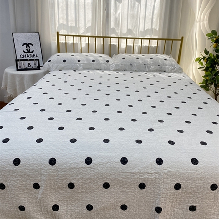 91家纺网 家纺一手货源 找家纺 暖居 2024新款豆豆被四件套 波点白
