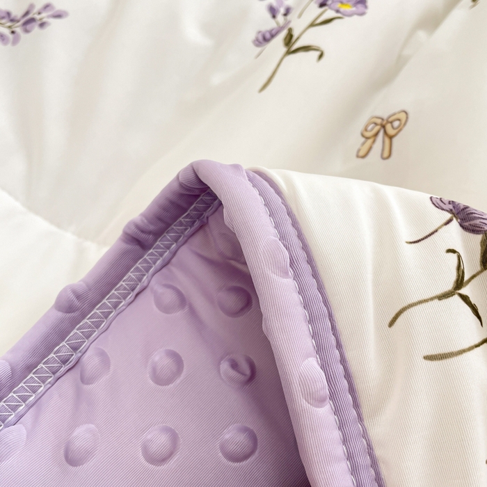 91家纺网 家纺一手货源 找家纺 美梦里 2024新款凉豆豆夏被空调被印花卡通库洛米夏凉被子 熏衣紫小狗