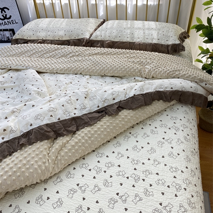 91家纺网 家纺一手货源 找家纺 暖居 2024新款豆豆被四件套 贝贝熊