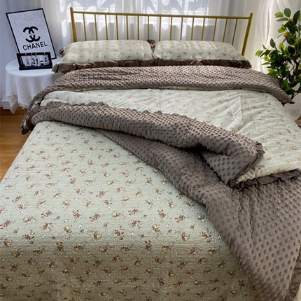 91家纺网 家纺一手货源 找家纺 （总）暖居 2024新款豆豆被砂洗棉花床盖四件套春秋单件豆豆绒被芯被褥可机洗