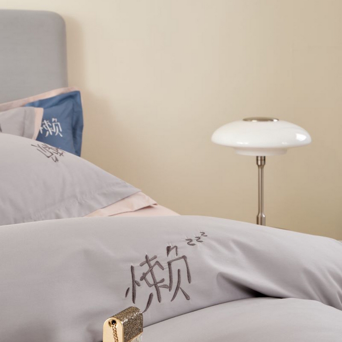 91家纺网 家纺一手货源 找家纺 LADY COCO 2024新款全棉翻盖式三边拉链四件套-东方好棉懒福系列 轻纱灰