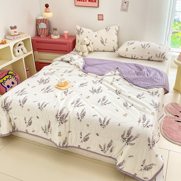 91家纺网 家纺一手货源 找家纺 美梦里 2024新款凉豆豆夏被空调被印花卡通库洛米夏凉被子 熏衣紫小狗