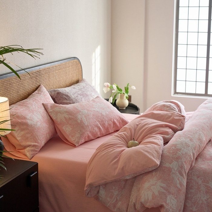 91家纺网 家纺一手货源 找家纺 安莱生活 2025新款蔷薇物语色织双层纱大提花基础款四件套 蔷薇物语-粉色