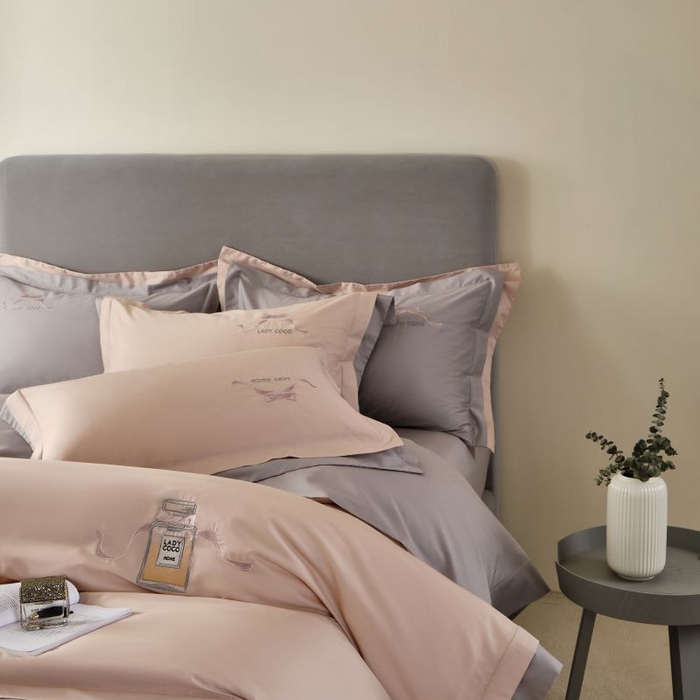 91家纺网 家纺一手货源 找家纺 （总）LADY COCO 2024新款全棉翻盖式三边拉链四件套-东方好棉香水瓶系列