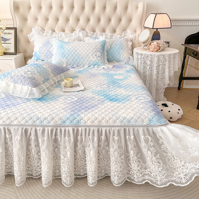 91家纺网 家纺一手货源 找家纺 虹星家纺 2024新款凉感丝印花可拆床裙套件-三件套 花花梦境