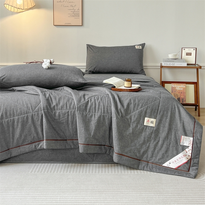 91家纺网 家纺一手货源 找家纺 21度C 2024新款A类全棉色织水洗棉棉花夏被 洛卡深灰