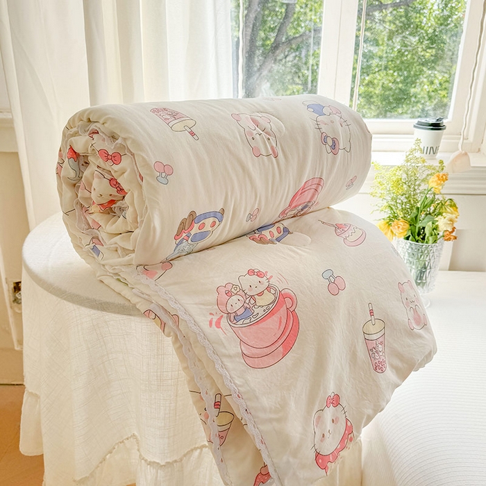 91家纺网 家纺一手货源 找家纺 创优家纺  2025新款A类皱皱纱小花边夏被 奶猫