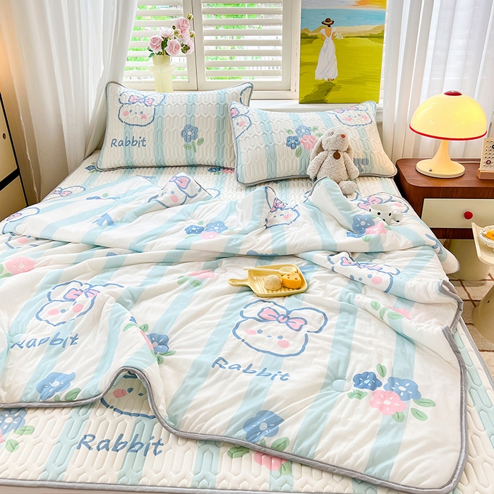 91家纺网 家纺一手货源 找家纺 慕澄家纺 2024新款小版印花0.5乳胶凉席夏被四件套 条纹兔