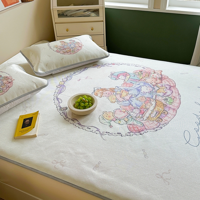 91家纺网 家纺一手货源 找家纺 萝莉家纺 2024新款大版印花冰丝凉席床席床笠款 我和我的玩具小熊们-床笠款