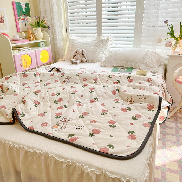 91家纺网 家纺一手货源 找家纺 琪格格纺织 2024新款A类卡通印花清新大豆针织夏被 200*230cm-夏被 针织被-郁金香兔