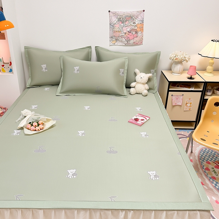 91家纺网 家纺一手货源 找家纺 全季家居 2024新款卡通提花系列PE凉感席 樱桃-清新绿