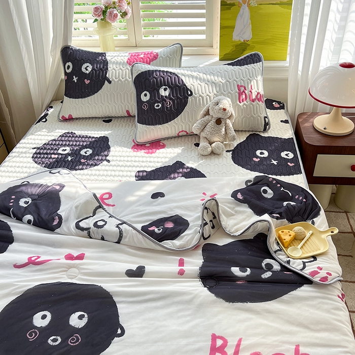 91家纺网 家纺一手货源 找家纺 慕澄家纺 2024新款小版印花0.5乳胶凉席夏被四件套 小煤球