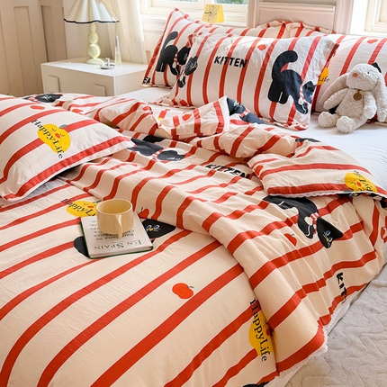 91家纺网 家纺一手货源 找家纺 创优家纺  2025新款A类皱皱纱小花边夏被 红小喵