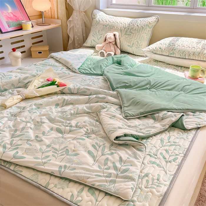 91家纺网 家纺一手货源 找家纺 古吉梦 2024新款冰激凌凉感丝夏被-小清新 凉感丝夏被-绿风玲+浅绿