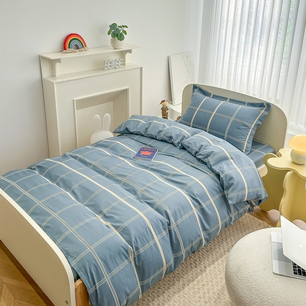 91家纺网 家纺一手货源 找家纺 凌云家纺 2025新款A类13372印花全棉被套  绅士蓝