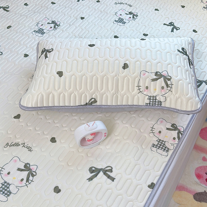 91家纺网 家纺一手货源 找家纺 澳萝拉 2024新款A类凉感丝三丽鸥乳胶凉席 爱心 KT猫((灰)