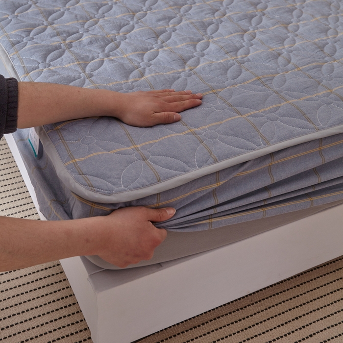 91家纺网 家纺一手货源 找家纺 杜先生 2024新款无印风水洗棉夹棉床笠 牛仔蓝大格