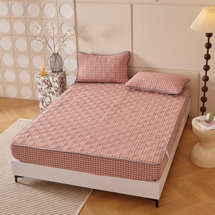 91家纺网 家纺一手货源 找家纺 杜先生 2024新款无印风水洗棉夹棉床笠 粉小格