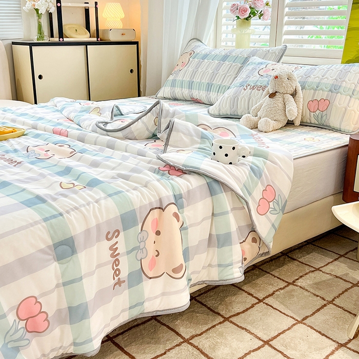91家纺网 家纺一手货源 找家纺 慕澄家纺 2024新款小版印花0.5乳胶凉席夏被四件套 格子熊