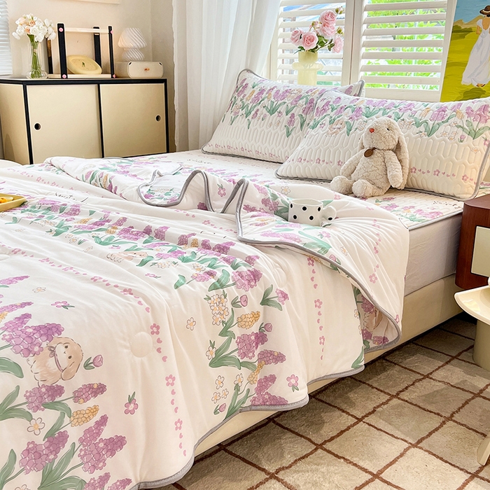 91家纺网 家纺一手货源 找家纺 慕澄家纺 2024新款小版印花0.5乳胶凉席夏被四件套 紫色浪漫