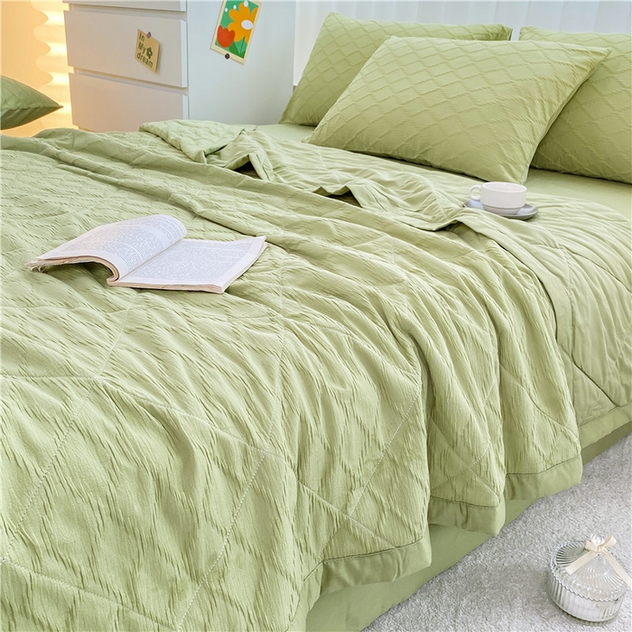 91家纺网 家纺一手货源 找家纺 琪格格2024新款A类细腻舒适全棉泡泡纱纱夏被 纯棉泡泡纱夏被-纯果绿