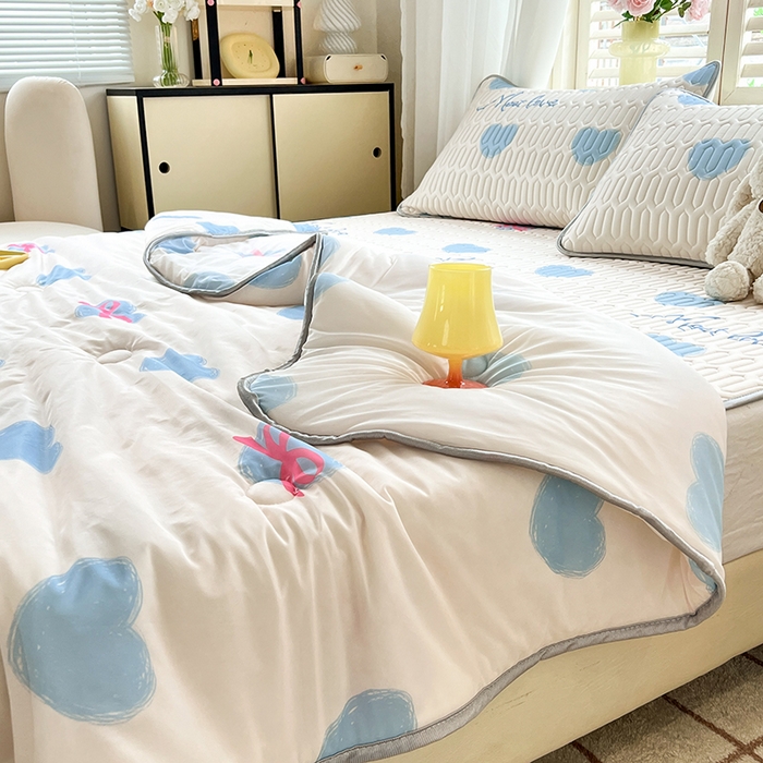 91家纺网 家纺一手货源 找家纺 慕澄家纺 2024新款小版印花0.5乳胶凉席夏被四件套 心情