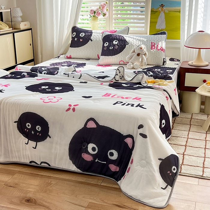 91家纺网 家纺一手货源 找家纺 慕澄家纺 2024新款小版印花0.5乳胶凉席夏被四件套 小煤球