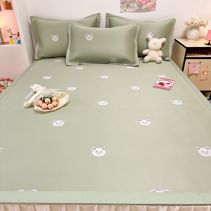 91家纺网 家纺一手货源 找家纺 全季家居 2024新款卡通提花系列PE凉感席 小熊-清新绿