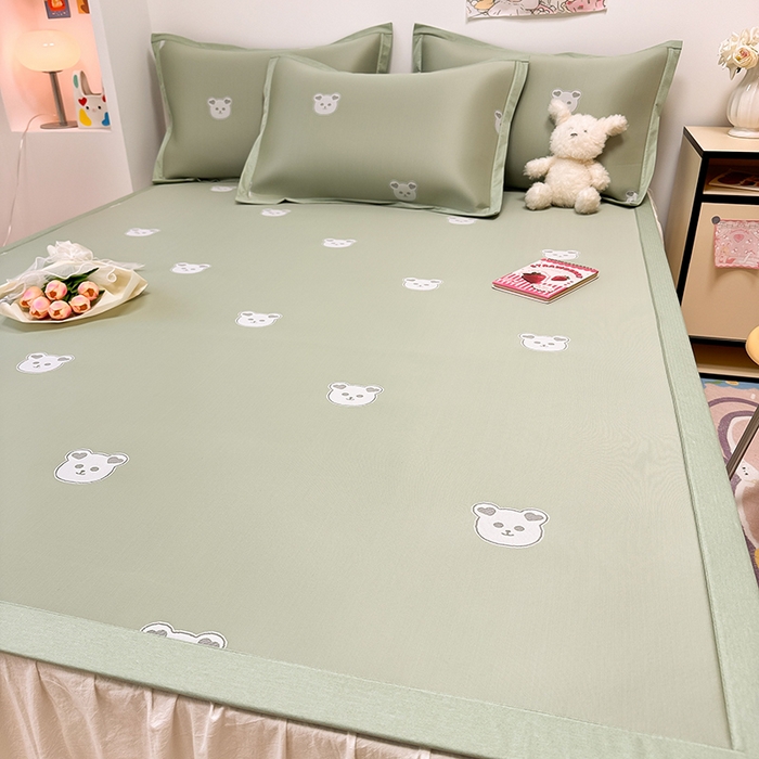 91家纺网 家纺一手货源 找家纺 全季家居 2024新款卡通提花系列PE凉感席 小熊-清新绿