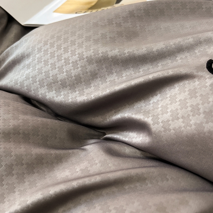 91家纺网 家纺一手货源 找家纺 艾米家居 2025水洗真丝提花系列简约生活 简约生活珠光灰