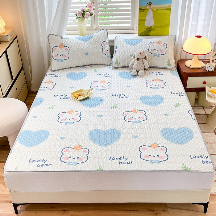 91家纺网 家纺一手货源 找家纺 慕澄家纺 2024新款小版印花0.5乳胶凉席系列 爱心小熊