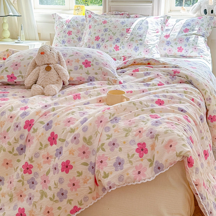 91家纺网 家纺一手货源 找家纺 创优家纺  2025新款A类皱皱纱小花边夏被 满心欢喜