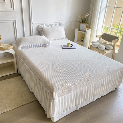 91家纺网 家纺一手货源 找家纺 （总）卡初家居（原微来） 2025新款A类抗菌凉豆豆床裙款凉席--皇冠系列