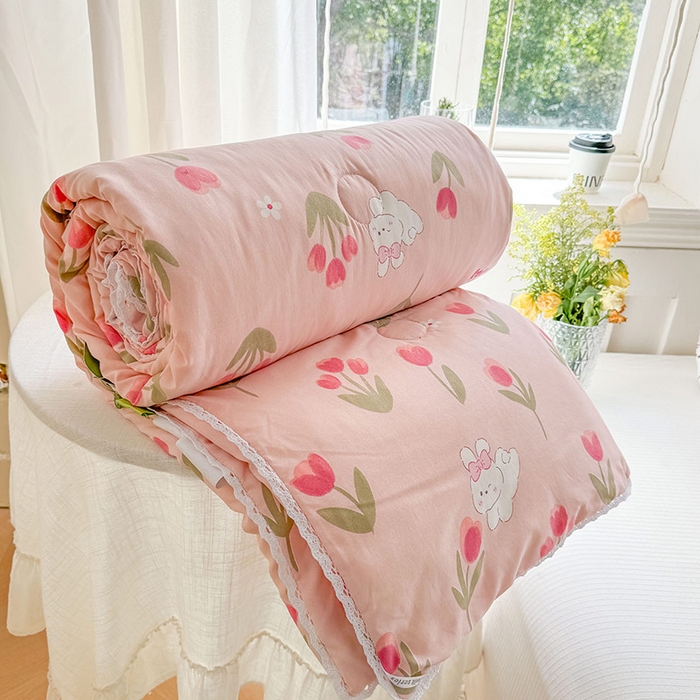 91家纺网 家纺一手货源 找家纺 创优家纺  2025新款A类皱皱纱小花边夏被 甜茶日记