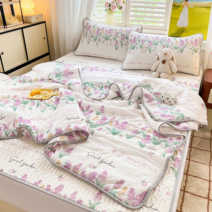 91家纺网 家纺一手货源 找家纺 慕澄家纺 2024新款小版印花0.5乳胶凉席夏被四件套 紫色浪漫