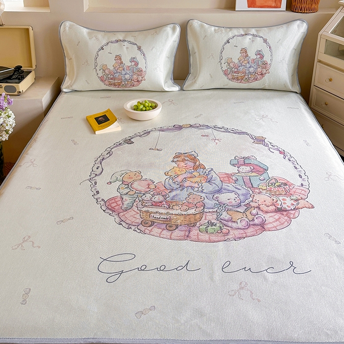 91家纺网 家纺一手货源 找家纺 萝莉家纺 2024新款大版印花冰丝凉席床席床笠款 我和我的玩具小熊们-床笠款