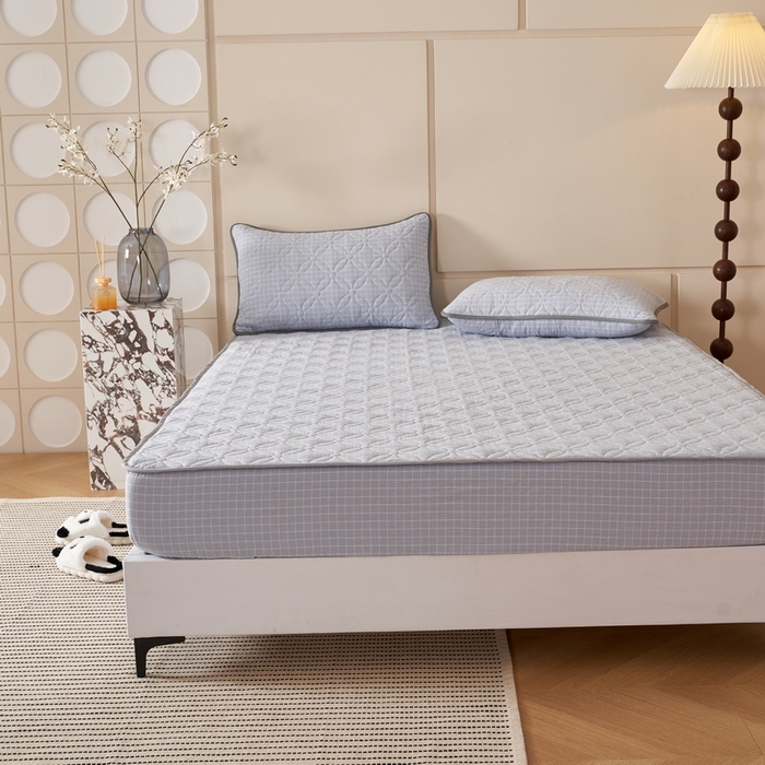 91家纺网 家纺一手货源 找家纺 杜先生 2024新款无印风水洗棉夹棉床笠 浅兰小格