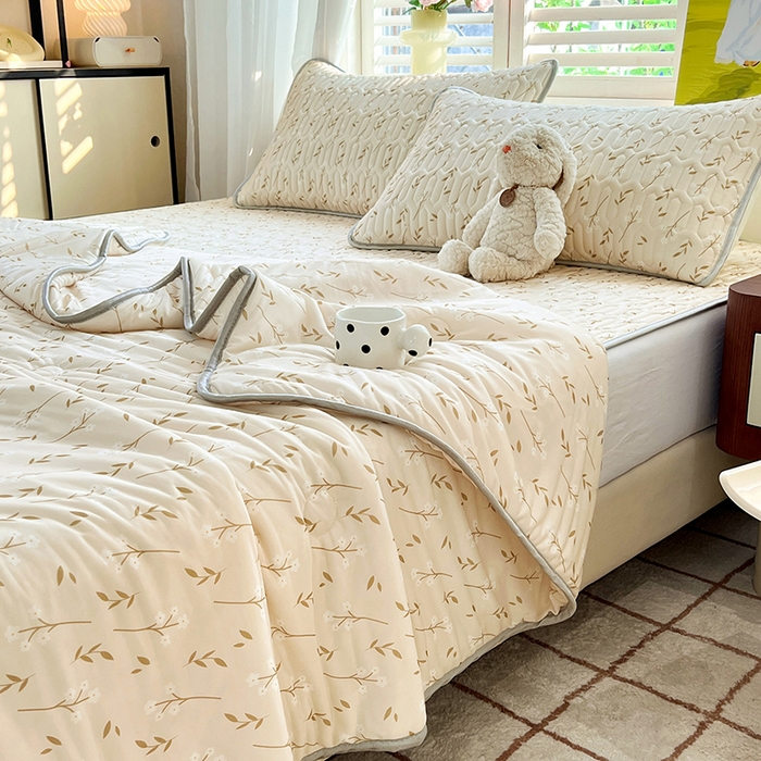 91家纺网 家纺一手货源 找家纺 慕澄家纺 2024新款小版印花0.5乳胶凉席夏被四件套 叶子青青