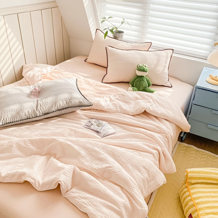 91家纺网 家纺一手货源 找家纺 羋多 2024新款泡泡棉夏被 奶豆沙