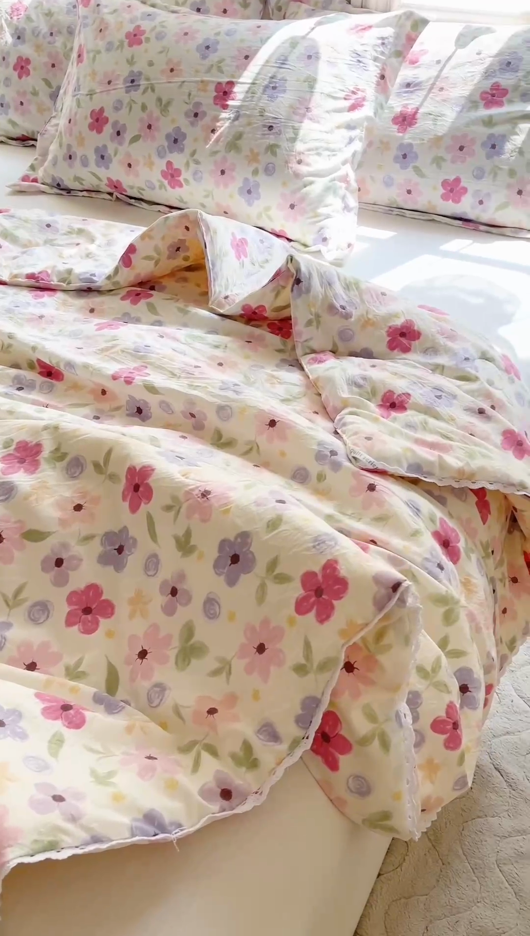 91家纺网 家纺一手货源 找家纺 创优家纺  2025新款A类皱皱纱小花边夏被 满心欢喜