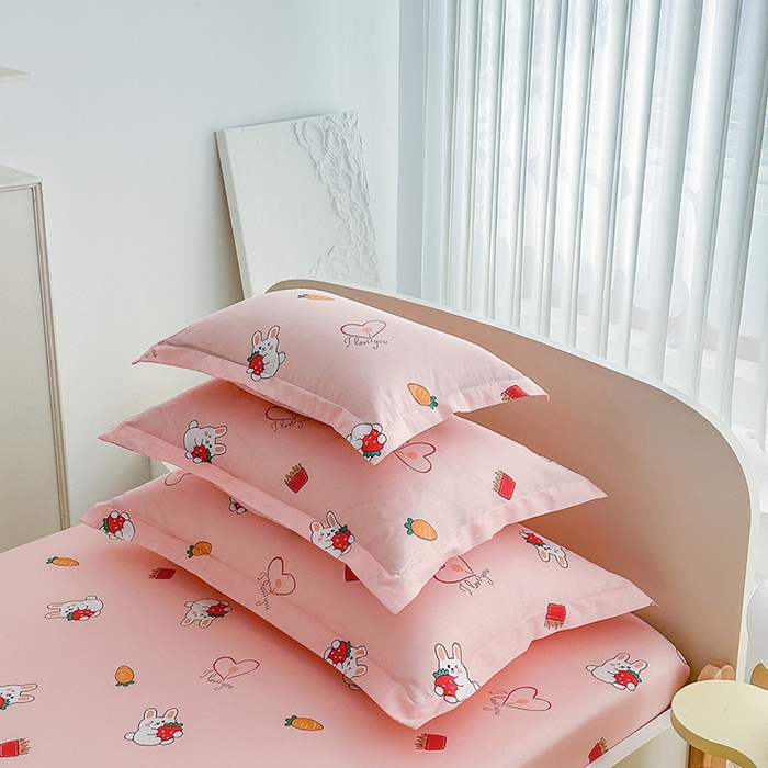 91家纺网 家纺一手货源 找家纺 凌云家纺 2025新款A类13372全棉小清新印花信封枕套 水果兔-粉