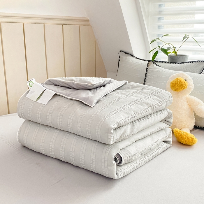 91家纺网 家纺一手货源 找家纺 羋多 2024新款泡泡棉夏被 雅士灰