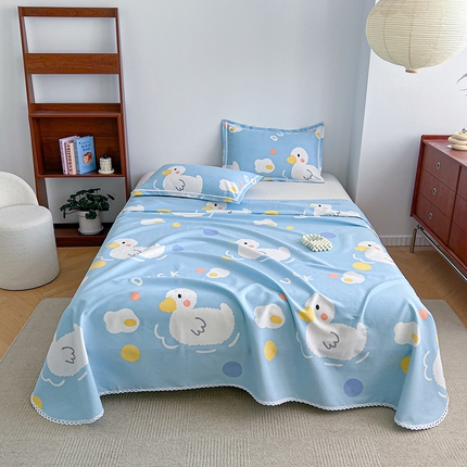 91家纺网 家纺一手货源 找家纺 萌宝老粗布毛绒玩具 2025新款原棉老粗布印花床单系列细纱帆布软凉席三枚段条花边款 快乐鸭