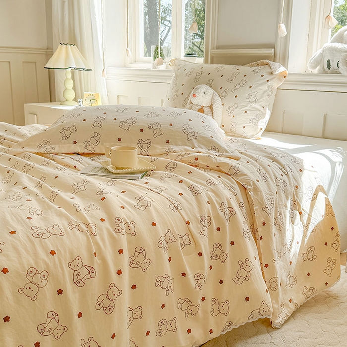 91家纺网 家纺一手货源 找家纺 创优家纺  2025新款A类皱皱纱小花边夏被 小熊院长