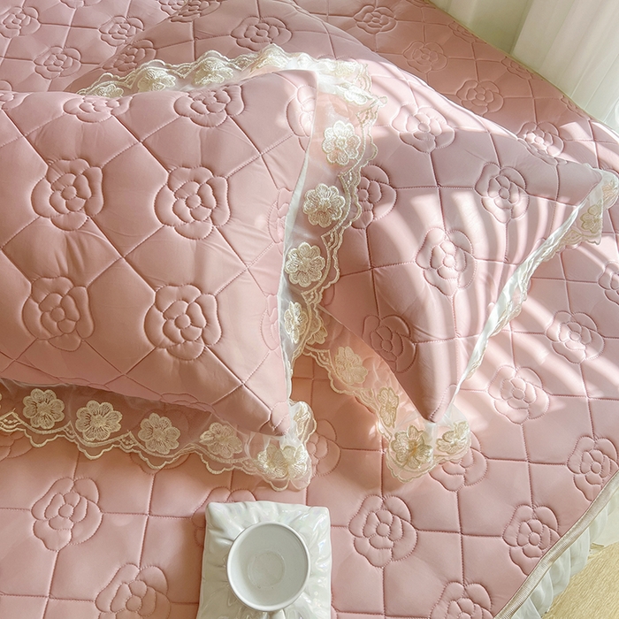 91家纺网 家纺一手货源 找家纺 网红馆 2025新款凉感丝乳胶凉席夏被四件套床裙款 绯红