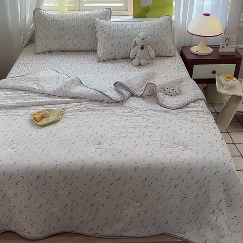 91家纺网 家纺一手货源 找家纺 慕澄家纺 2024新款小版印花0.5乳胶凉席夏被四件套 叶子青青